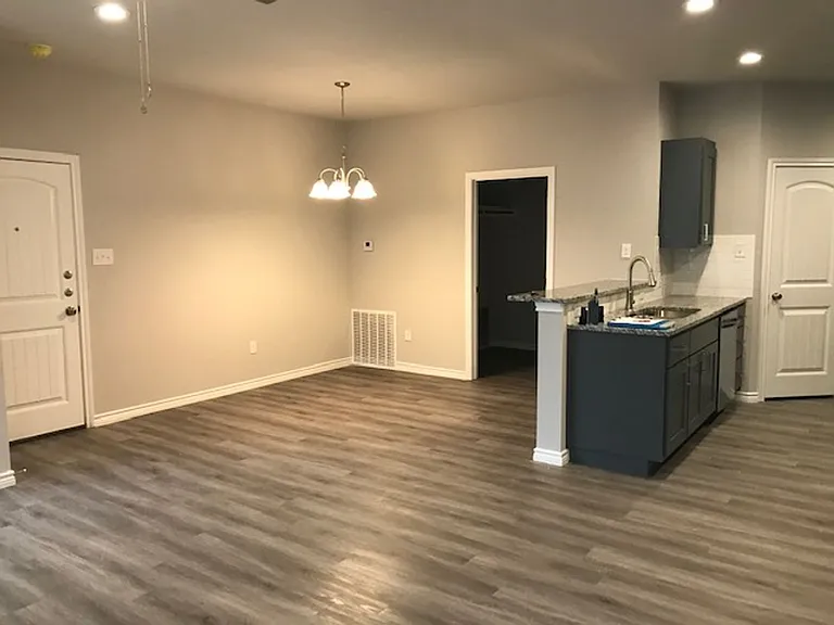 2850 Melissa Ln — Photo 10