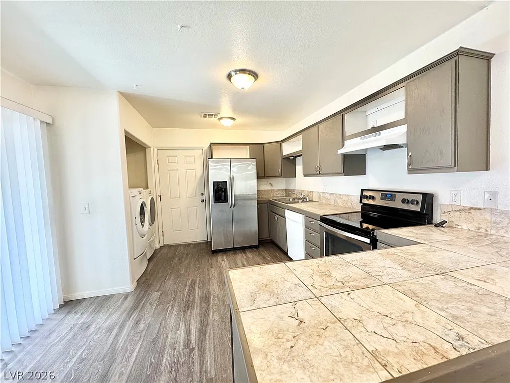 2 bed, 1472 sqft, $1,250 — Photo 3
