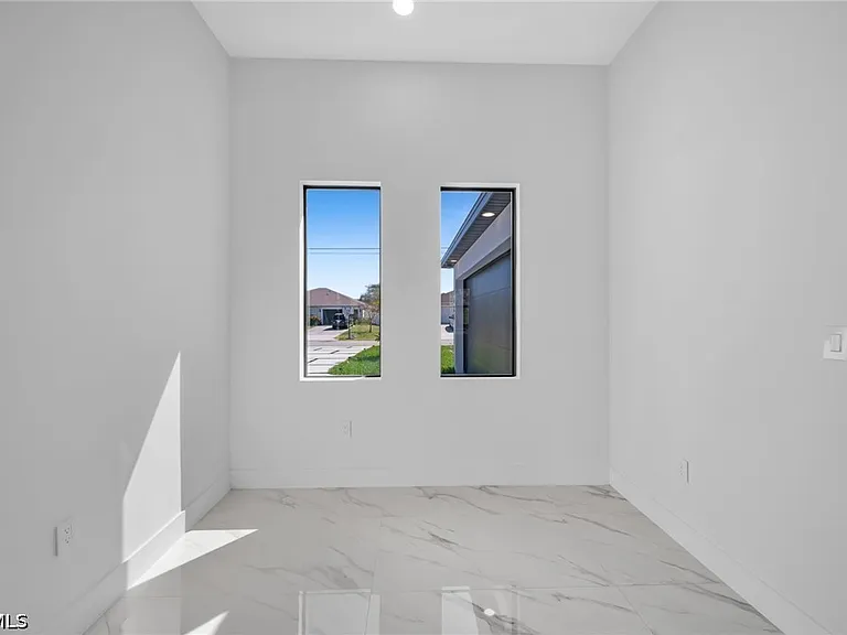 1426 NE 6th Ave — Photo 11