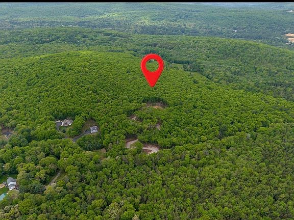 5th image of 205 Cedar Swamp Rd