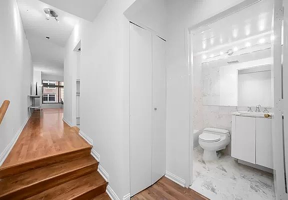 5th image of 106 Central Park S APT 3I