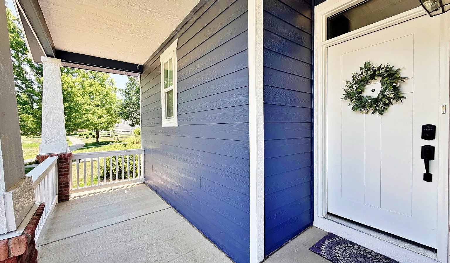 4 bed, 2.5 bath, 2320 sqft, $3,200 — Photo 2