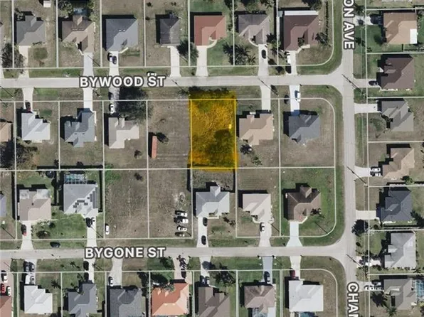 4905 Bywood ST, LEHIGH ACRES, FL 33971