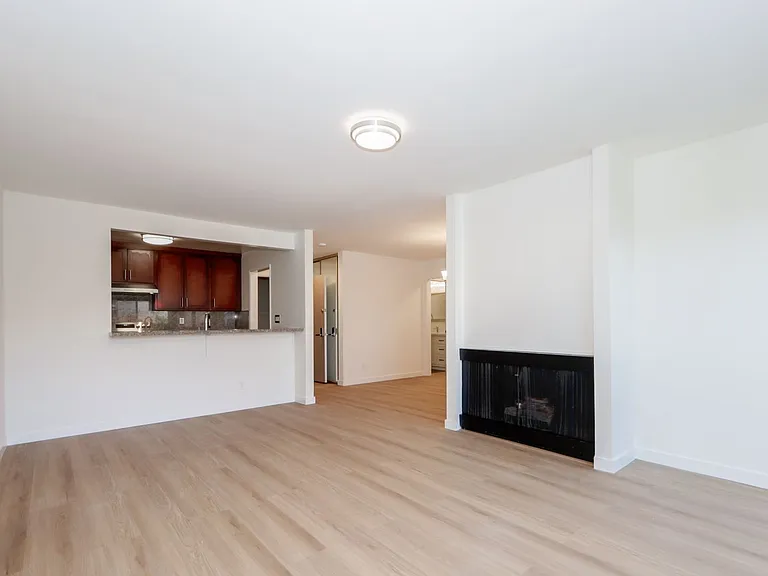 380 Vallejo Dr #128 — Photo 6
