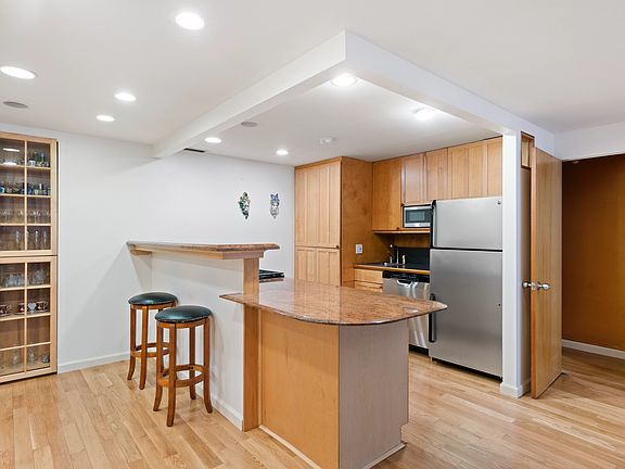 5th image of 3 Hanover Sq APT 3H
