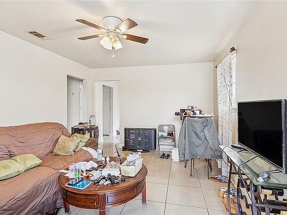 2nd image of 4615-17 Bonita Dr