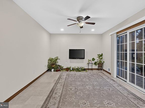 3rd image of 2 Dennison Pl