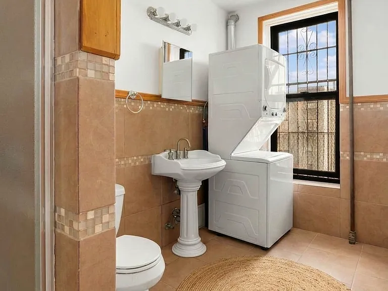 380 Monroe St #2 — Photo 8
