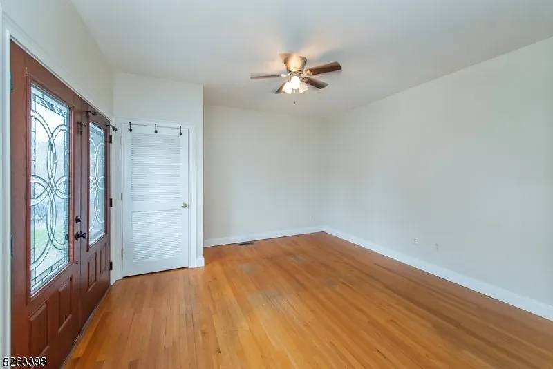 2 bed, 600 sqft, $2,500 — Photo 3