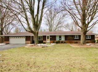 W150N5271 Badger Dr, Menomonee Falls, WI 53051