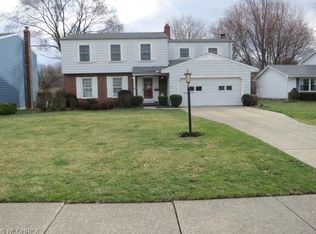6155 Christman Dr, North Olmsted, OH 44070