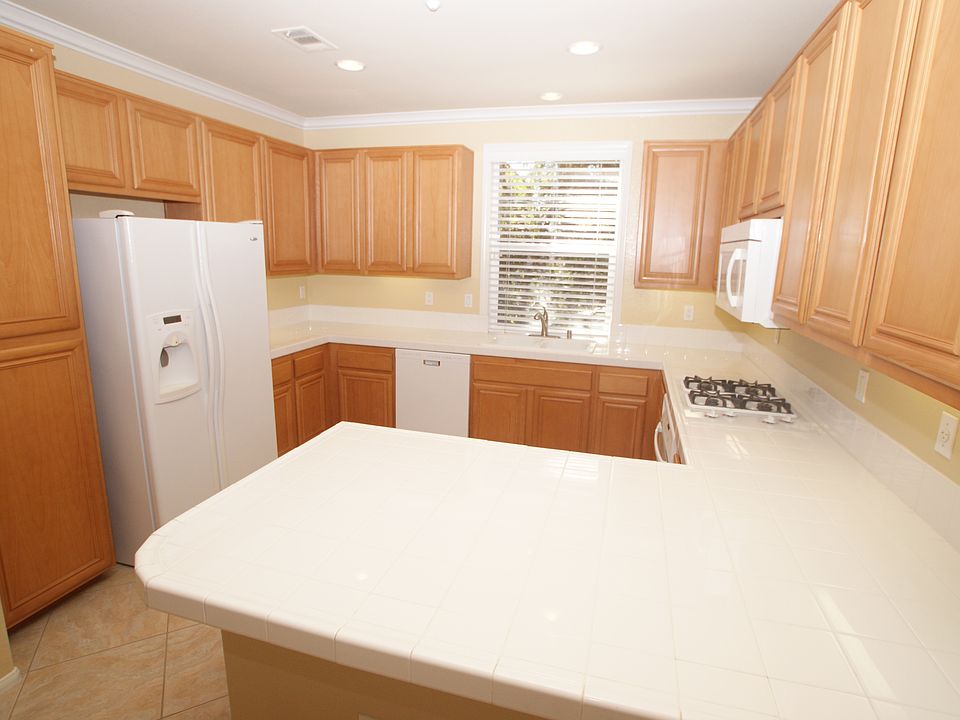 2nd image of 1365 G St NE