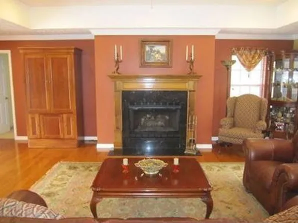 102 Meadows Ct, Dawsonville, GA 30534