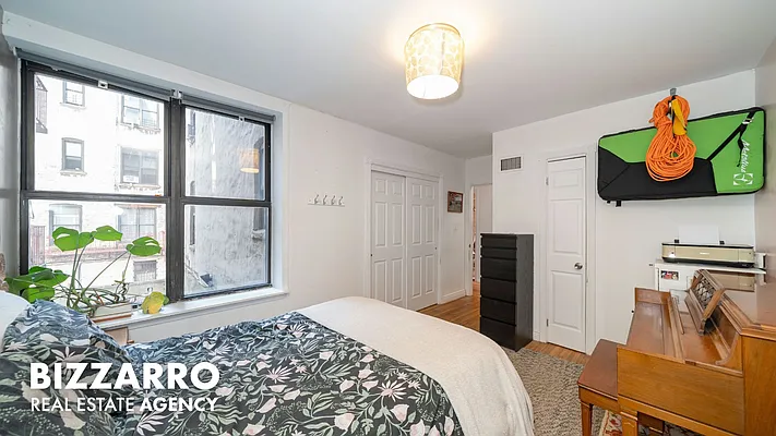 Bedroom, photo 1