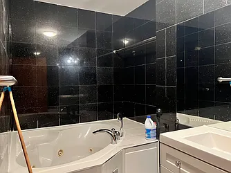 Rented by Gulia Wang, LREB