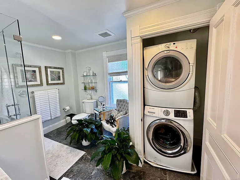 233 Rowayton Ave — Photo 23