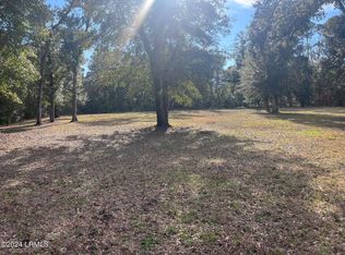 98 Alston Rd, Beaufort, SC 29907