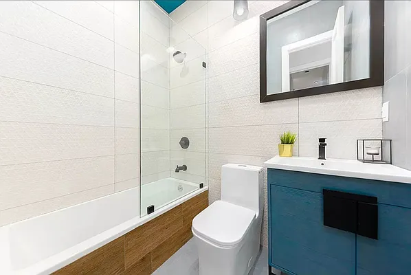 Rented by PREMIUM US INC | media 78