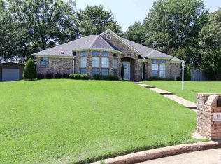 18 Ashleigh Cir, Wake Village, TX 75501