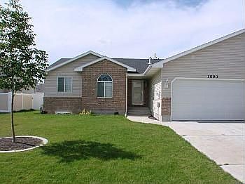1st image of 1090 Ashland Dr