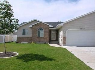 1090 Ashland Dr, Ammon, ID 83406