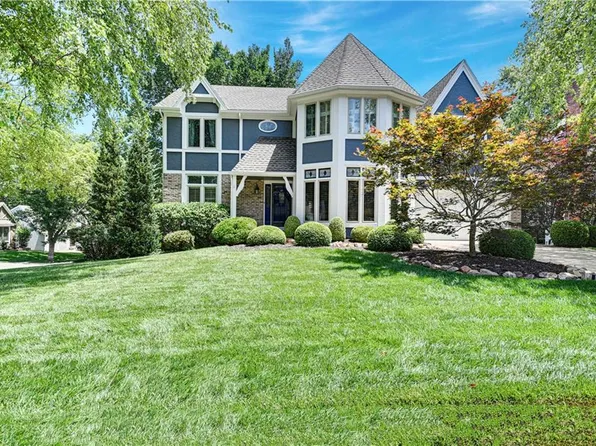 12921 Briar Dr, Leawood, KS 66209