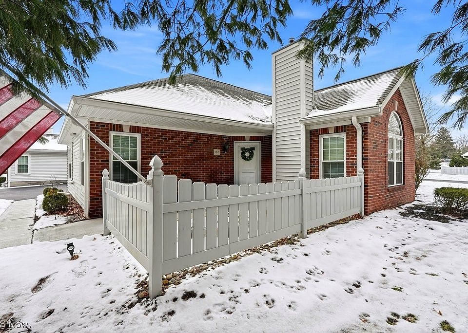 1st image of 30 Newton Square Dr Unit 3