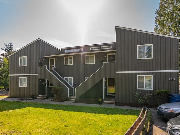 5th image of 2611 S 240th St