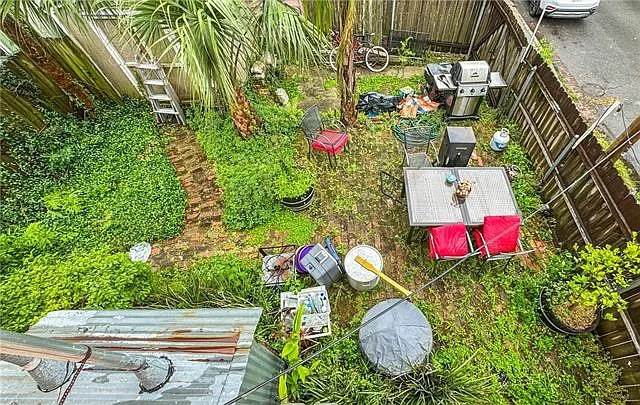 936 Philip St — Photo 19