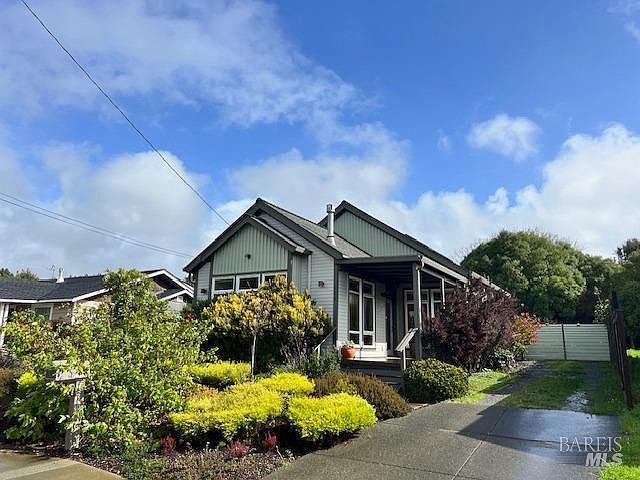 1st image of 126 Sanderson Way