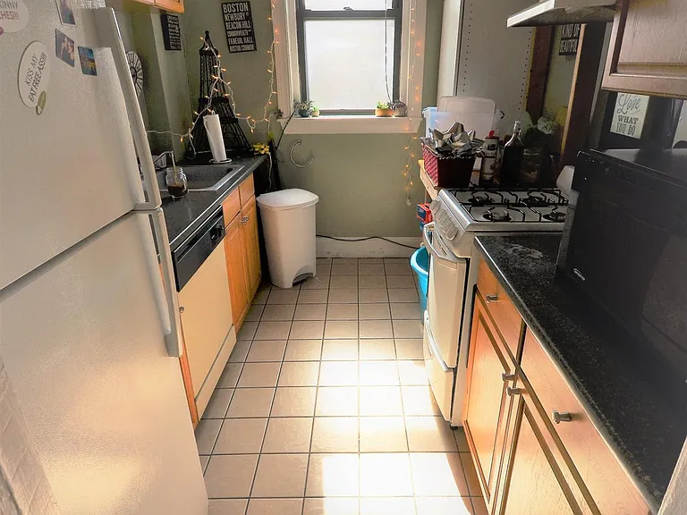 103 Hemenway St #14 — Photo 11