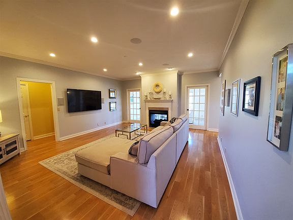 5th image of 2622 Waterstone Dr