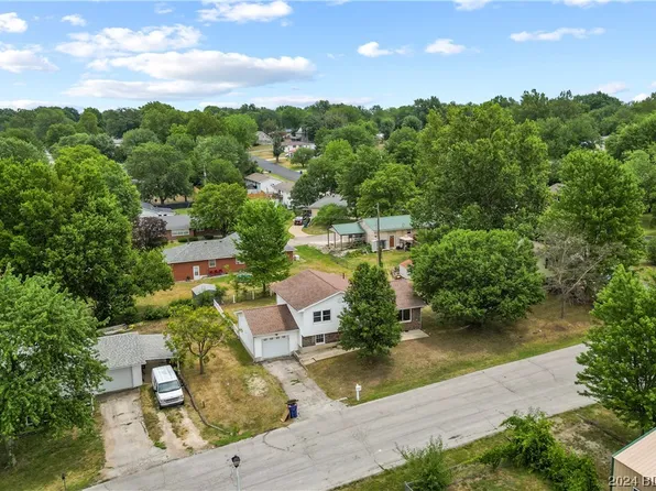 504 Pearl St, Eldon, MO 65026