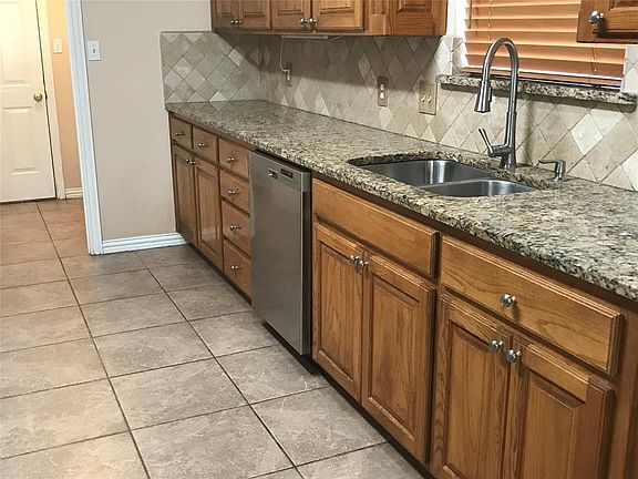 4th image of 600 Monterrey Ct