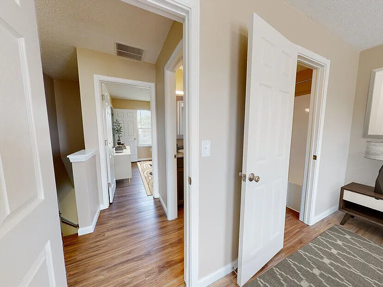Fox Pointe Apartments — Photo 36