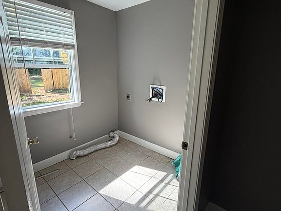 4th image of 1503 Eastwood Rd