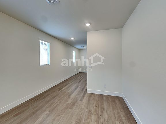 5th image of 498 Silverbell Falls Pl