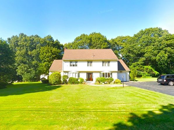3 Overlook Dr, Chelmsford, MA 01824