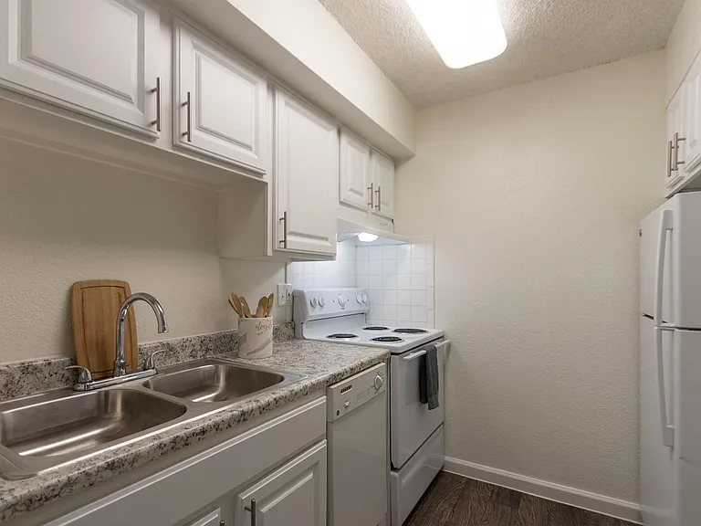 Princeton Court — Photo 14