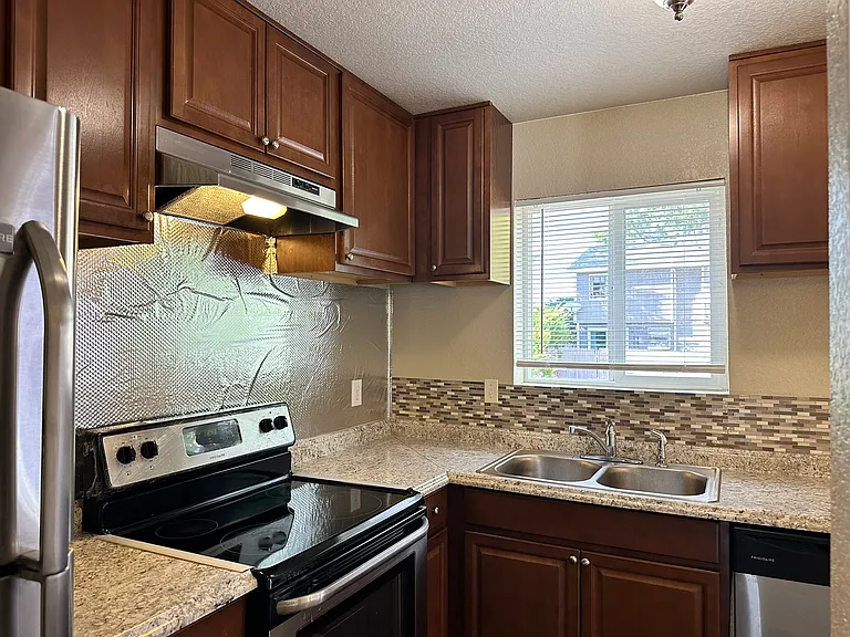 312 Southridge Pl — Photo 10