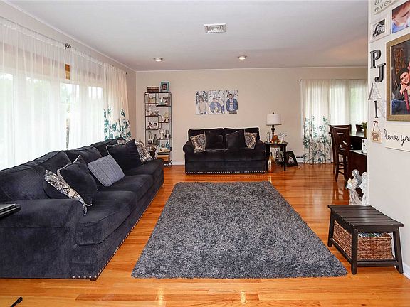 3rd image of 1445 Eric Ln