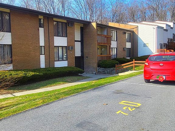 4th image of 3 Hook Road #72D