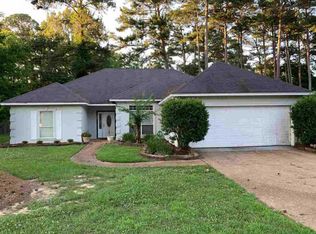 469 Shadowood Dr, Ridgeland, MS 39157
