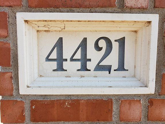 4th image of 4421 Jarvis St