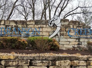 238 Woodhaven Cir, Hollister, MO 65672