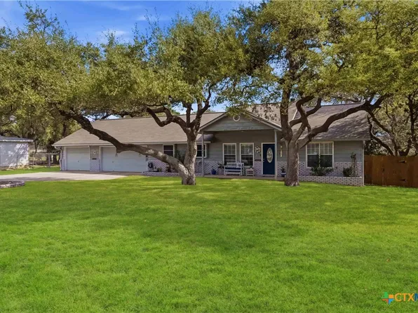 1354 Dawnridge Dr, Canyon Lake, TX 78133