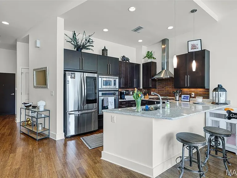 8025 Maryland Ave #2H — Photo 9