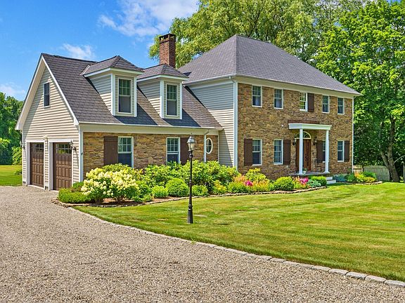 4th image of 575 Devon Rd