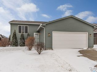 409 Arlene Ave, Harrisburg, SD 57032