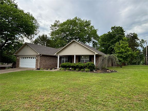 2nd image of 10 Fairbrook Ln